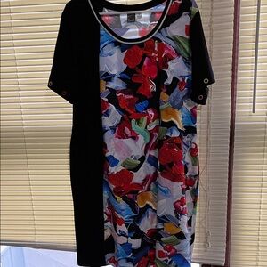 Brand new Black Panel Midi Dress with Multicolor Abstract Floral Print xxl